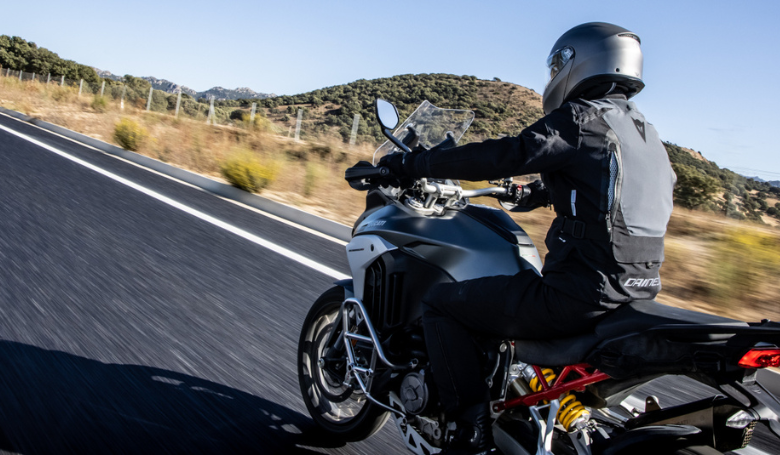 ダイネーゼ福岡 Dainese Fukuoka | オフィシャルWEBサイト | レインウェア